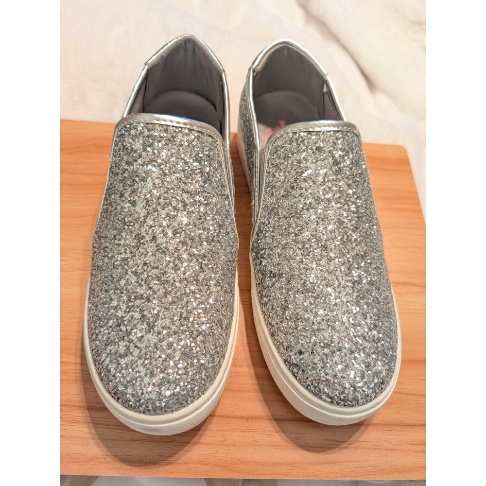 GB Girls Glitter Slip On Sneakers Silver Size 5M Party Casual Comfort Holiday